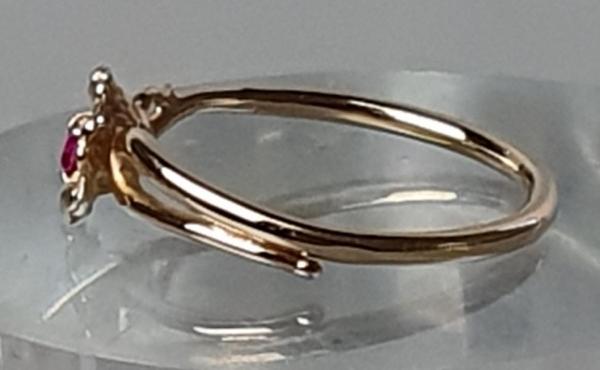 Rubinring aus 750 Gold, Größe 53, Gewicht: 2,0g