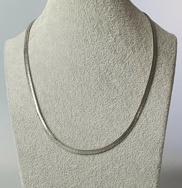 Halskette aus 835er Silber, Länge 45,5 cm, Gewicht: 16,0g