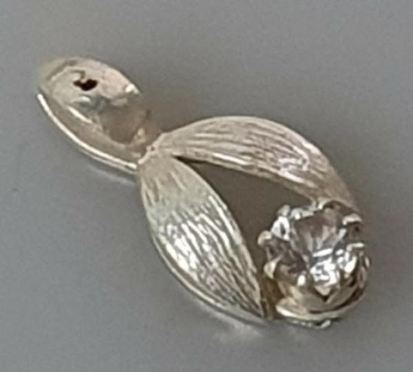 Kettenanhänger mit Zirkonia Schmuckstein, 835er Silber, Gewicht: 0,8g