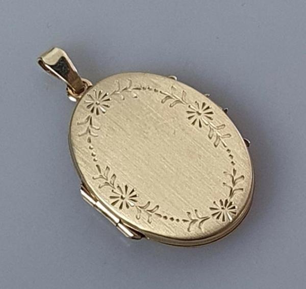 Ovaler Foto Medaillon Anhänger aus 585er Gold, Gewicht: 5,2g
