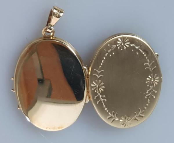Ovaler Foto Medaillon Anhänger aus 585er Gold, Gewicht: 5,2g