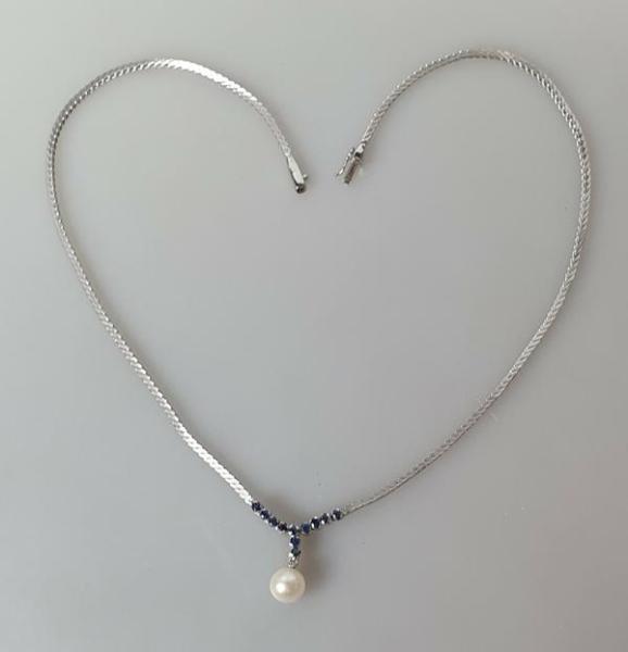 Edles Saphir/ Perlencollier, 585er Weissgold, Länge 44,5 cm, Gewicht: 19,2g