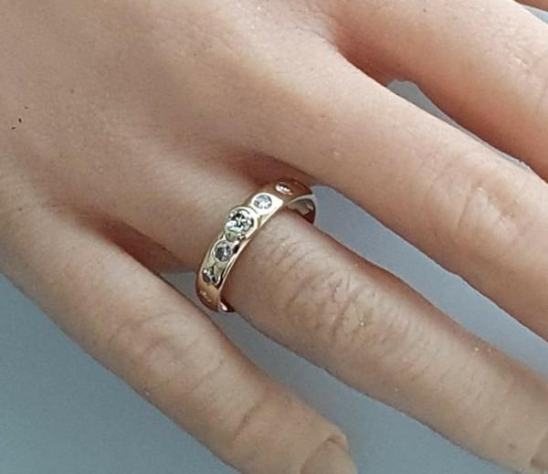 Diamantring mit 0.40 ct. aus 585er Gold, Größe 55, Gewicht: 3,1g