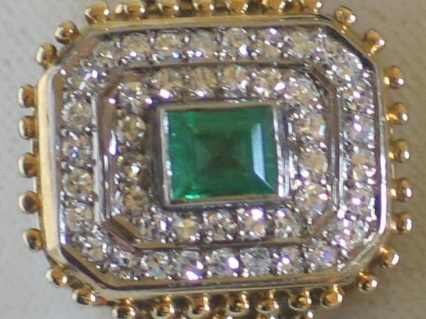 Eleganter Ring aus 585er Gelbgold mit 44 Diamanten und Smaragd Edelstein, Größe 54 Gewicht: 8,6 Gramm
