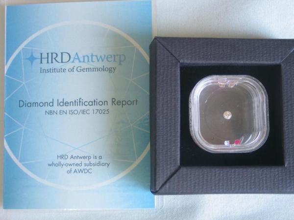 Diamant im Brillantschliff 0.26 ct / SI2 / F / VG/ VG / VG / mit HRD Report