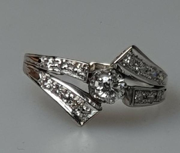 Eleganter Diamantring aus 585er Weißgold (ca. 0.90 ct.), Größe 59, Gewicht: 4,2g