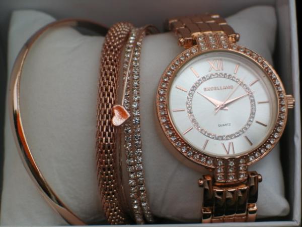 Excellanc Damenuhr im Set mit 5 Armbänder/Armreifen