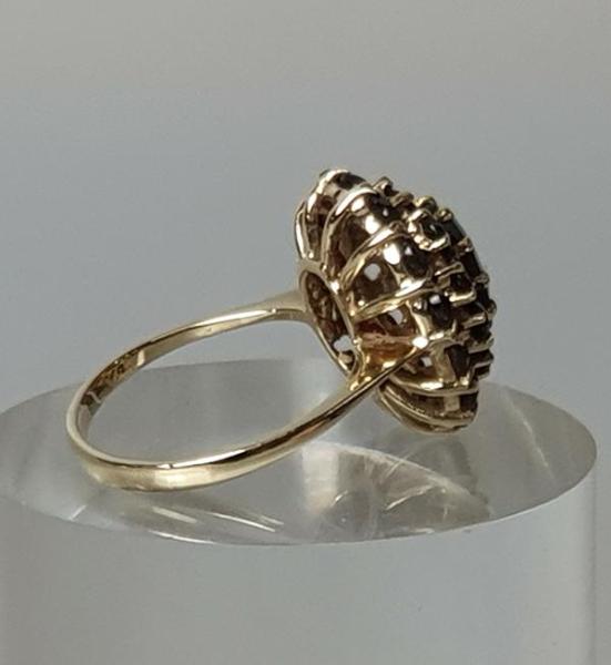 Granatsteinring mit 2.2 ct. 25 Edelsteine, 585er Gold, Größe 58, Gewicht: 5,7g