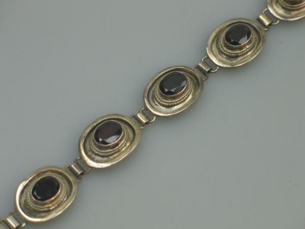 Vintage Armband aus 925er Sterlingsilber mit 7 Rubellit Edelsteinen, Länge 20,4 cm Gewicht: 38,1g