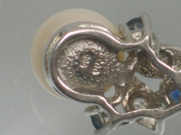 Anhänger aus 585er Weißgold mit Perle, 2 Diamanten und 3 Saphir Edelsteinen Gewicht: 1,9g