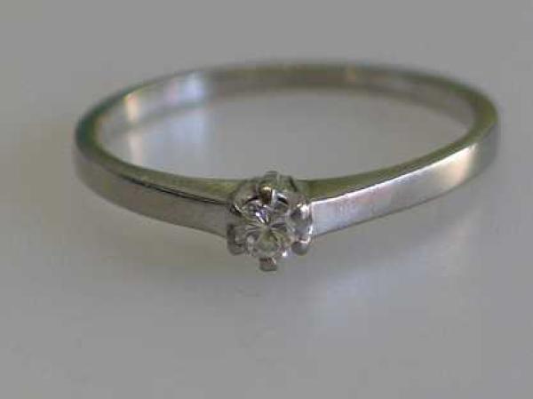 Klassischer 750er Weißgoldring mit Diamant 0.10 ct., Größe 53, Gewicht: 2,2g
