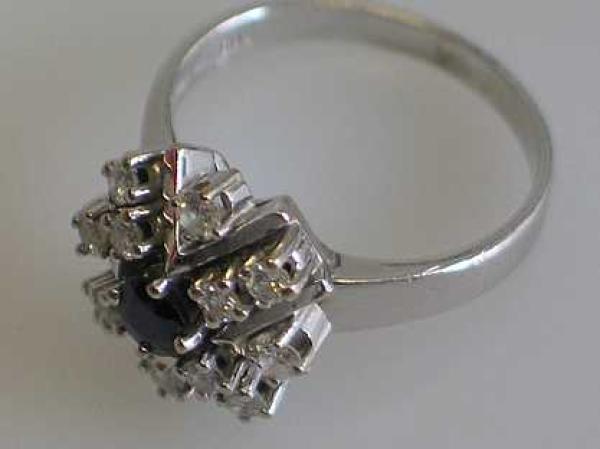 Diamant- Saphirring, 585er Weißgold mit 12 Diamanten und einem Saphir Edelstein, Größe 53, Gewicht: 6,0g