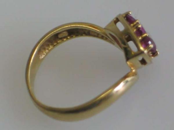 Damenring aus 375er Gelbgold mit 6 Amethysten, Größe 52 Gewicht:3,2g