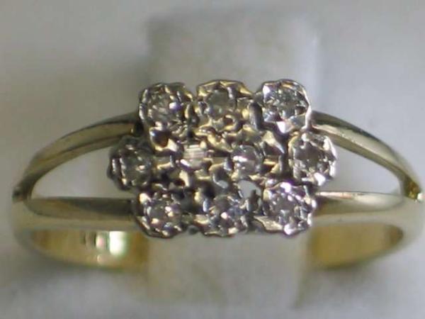 Schicker Damenring aus 585er Gold mit 10 Diamanten, Größe 51, Gewicht: 2,1g