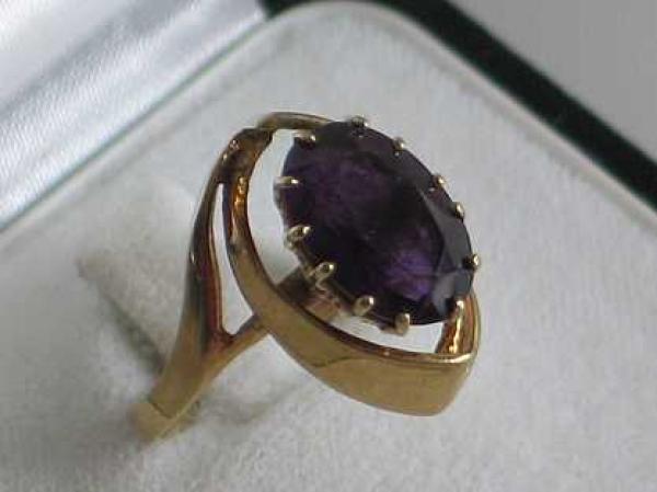 Prächtiger Amethystring aus 585er Gold, Größe 55, Gewicht: 5,2g