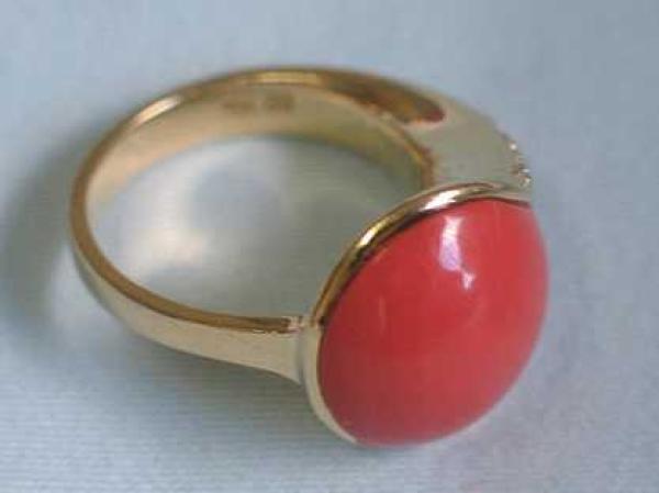 Ausgefallener Ring Koralle mit Diamanten, 750er Gelbgold, Größe 53, Gewicht: 11,6g