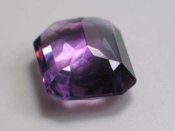 Amethyst im Scherenschliff, Gewicht: 18.0 ct.