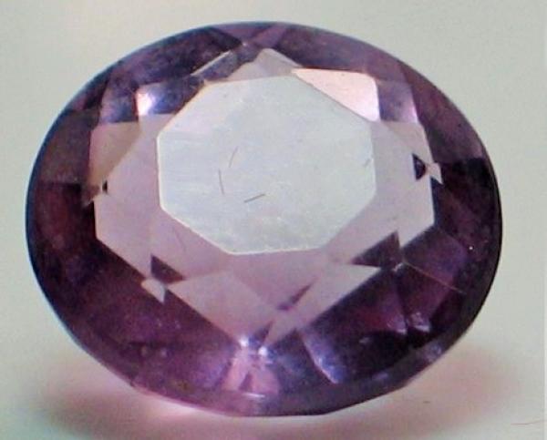Amethyst im Rundschliff, Gewicht: 1.6 ct.