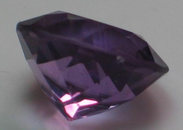 Amethyst im Rundschliff, Gewicht: 5.8 ct.