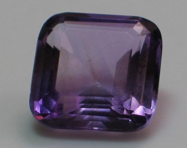 Amethyst im Treppenschliff, Quadrat, Gewicht: 6.6 ct.