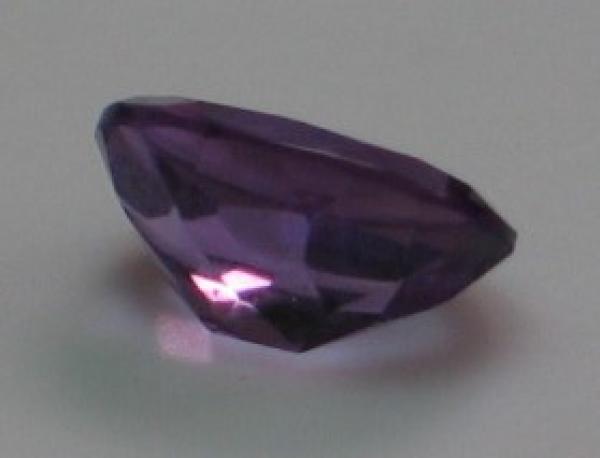 Amethyst im Ovalschliff, Gewicht: 1.0 ct.