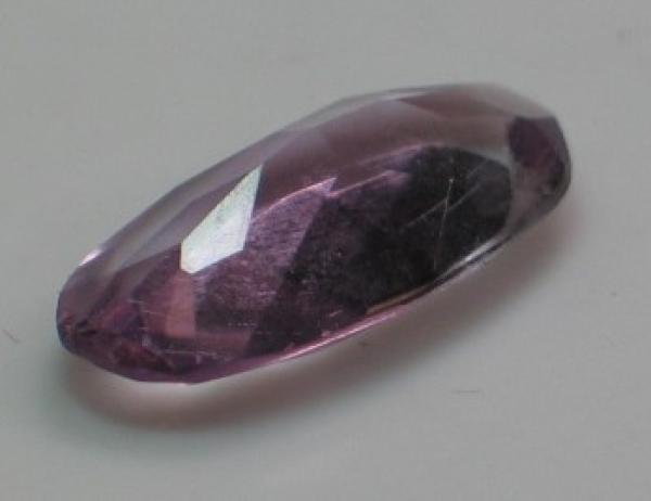 Amethyst im Ovalschliff, Gewicht: 3.42 ct.