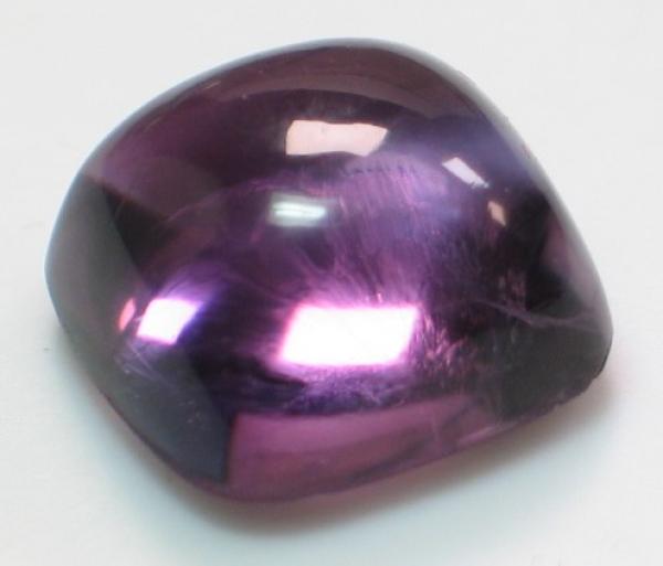 Amethyst Cabochon, Cushion, Antik, Gewicht: 14.8 ct.