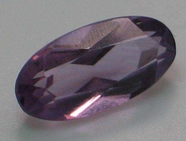 Amethyst im Ovalschliff, Gewicht: 1.1 ct.