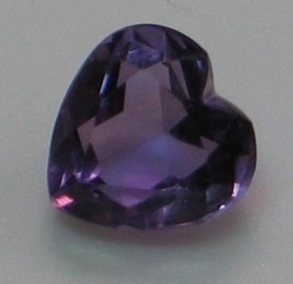 Amethyst im Herzschliff, Gewicht: 1.0 ct.