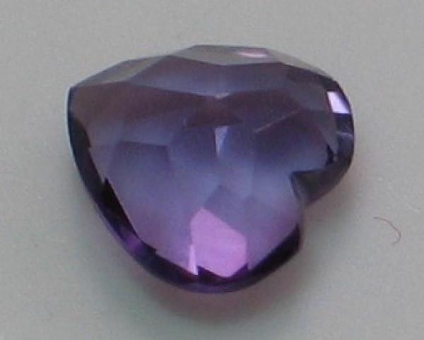 Amethyst im Herzschliff, Gewicht: 1.0 ct.