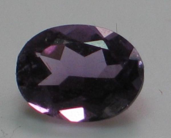 Amethyst im Ovalschliff, Gewicht: 1.1 ct.