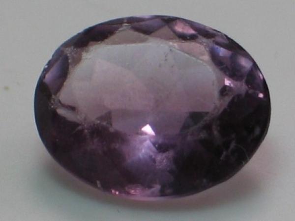 Amethyst im Ovalschliff, Gewicht: 3.8 ct.