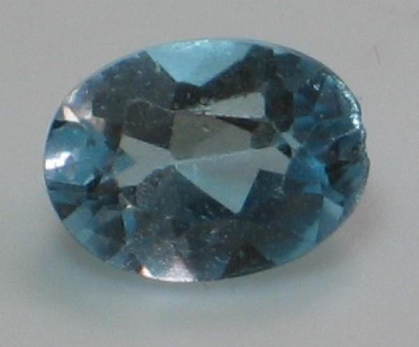 Topas "Swiss-Blue" im Ovalschliff, Gewicht: 1.5 ct.