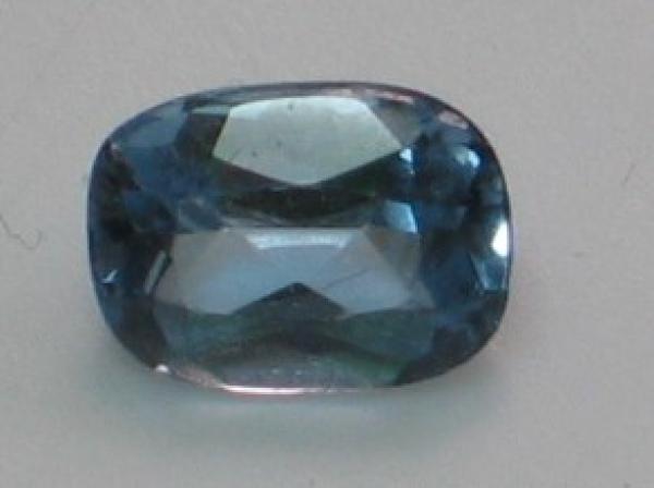 Topas "Sky-Blue" im Baguetteschliff, Gewicht: 7.75 ct.