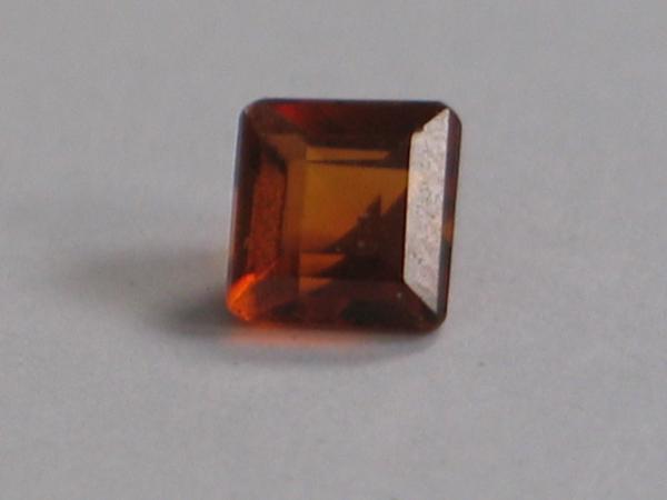 Hessonit, Carré, orange, 0.70 ct, Maße: 5,13-5,23 x 3,74 mm