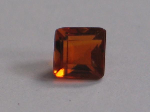 Hessonit, Carré, orange, 0.74 ct, Maße: 5,15-5,18 x 3,72 mm