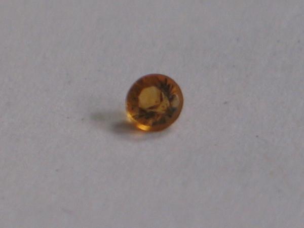Golden Citrin, rund, 0.07 ct, Maße: 3,05-3,06 x 2,22 mm