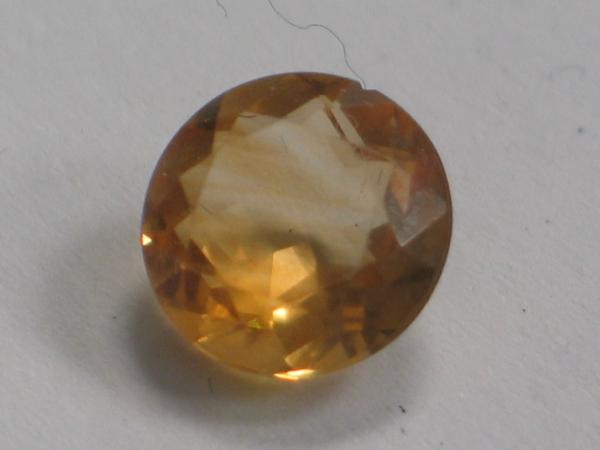 Citrin, goldgelb, rund, Gewicht: 2,7 ct.