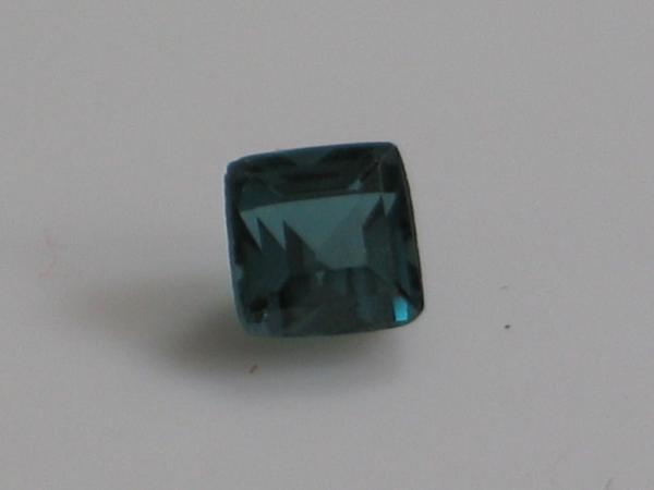 Turmalin, blaugrün, Carré, 0.52 ct, Maße: 4,04-4,21 x 3,21 mm
