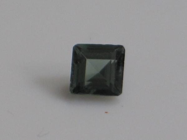Turmalin, blaugrün, Carré, 0.37 ct, Maße: 4,04-4,07 x 2,50 mm