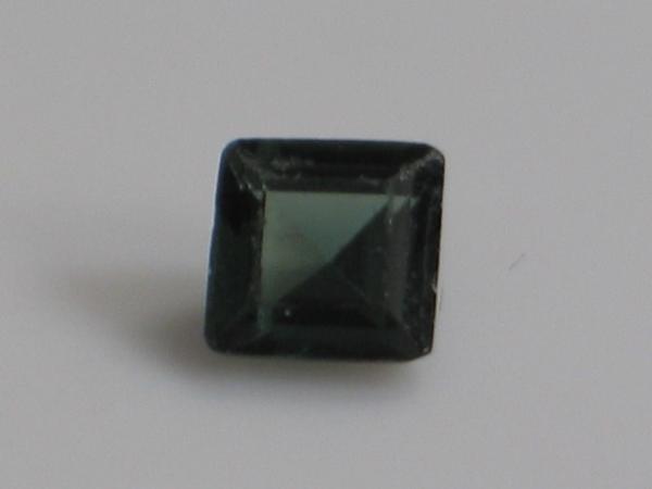 Turmalin, blaugrün, Carré, 0.68 ct, Maße: 4,89-4,94 x 3,03 mm