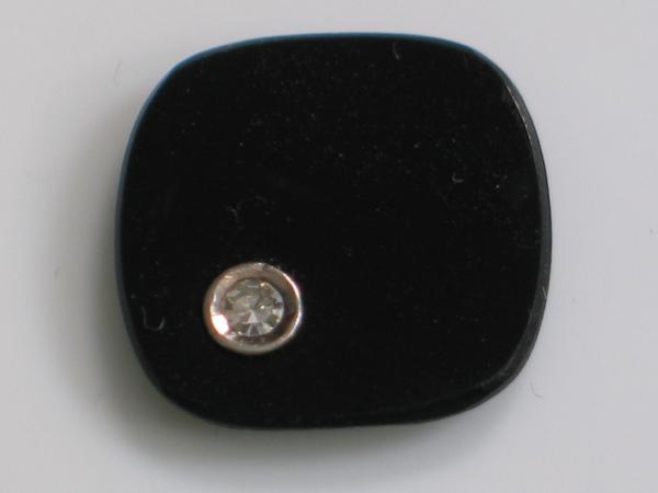 Onyx Platte mit Diamant 0.05 ct. in Weißgoldfassung, Randfacette, Gewicht: 1,27 g