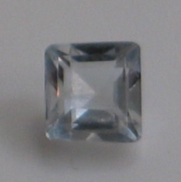 Aquamarin, hellblau, Carréschliff, Gewicht: 0.3 ct.