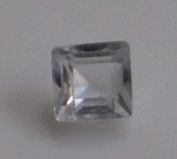 Aquamarin, hellblau, Carréschliff, Gewicht: 0.33 ct.