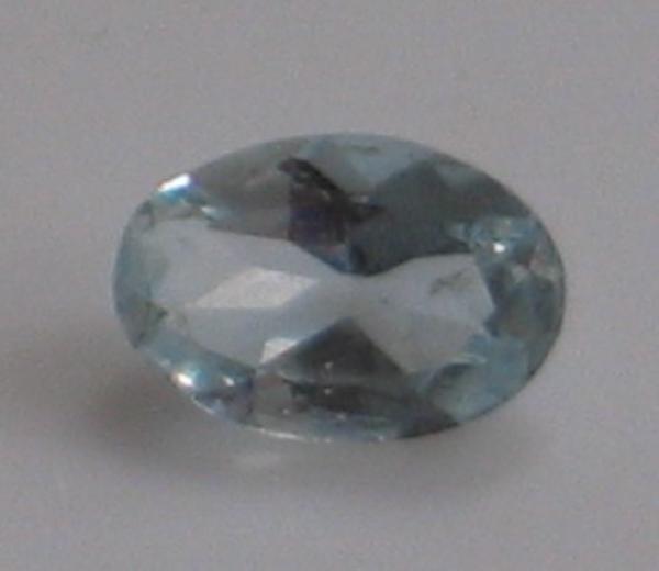Aquamarin, hellblau, Ovalschliff, Gewicht: 0.33 ct.