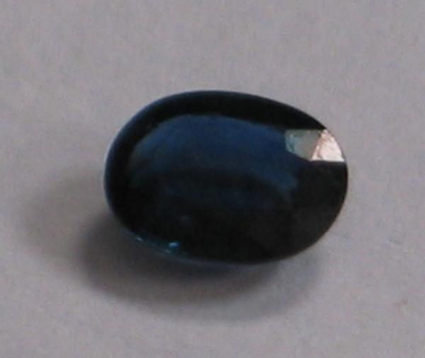 Saphir im Ovalschliff, blau, Gewicht: 0.3 ct.
