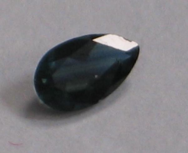 Saphir im Tropfenschliff, blau, Gewicht: 0.14 ct.