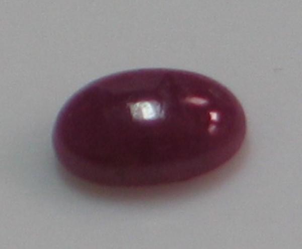 Rubin, Pink, Cabochon, Maße: 6,07 x 4,14 x 2,35mm, Gewicht: 0.59 ct.