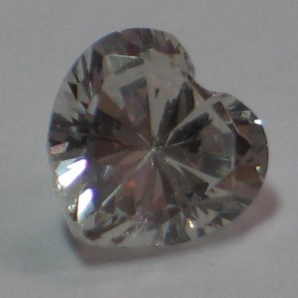 Zirkonia, weiss, Herzschliff, Maße: 6,59 x 7,02 x 4,25mm, Gewicht: 2.15 ct.