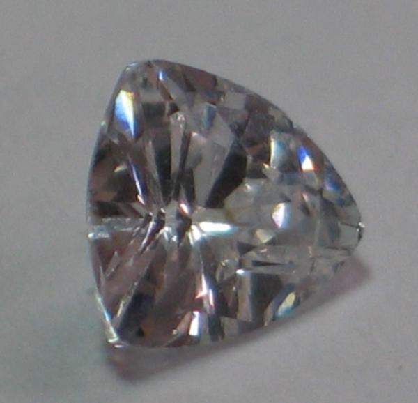 Zirkonia, weiss, Trilliantschliff, Maße: 7,06 x 7,12 x 4,25mm, Gewicht: 2.16 ct.
